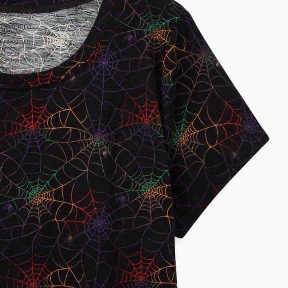 Plus Size 2X or 4X TORRID Black Spiderwebs Spider T-shirt top NEW - Picture 3 of 3